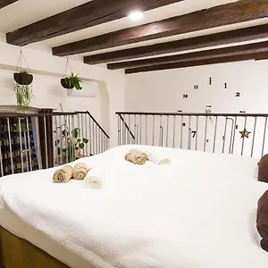 Sweet Getaway - & Parking Apartment
