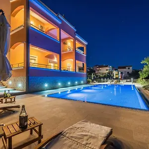https://villa-marko-sveti-filip-i-jakov.hotelinzadar.com