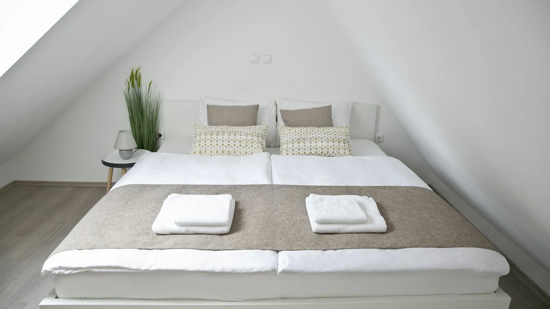 Apartments Hisa Pod Gradom Ljubljana 0*,  Slovenien