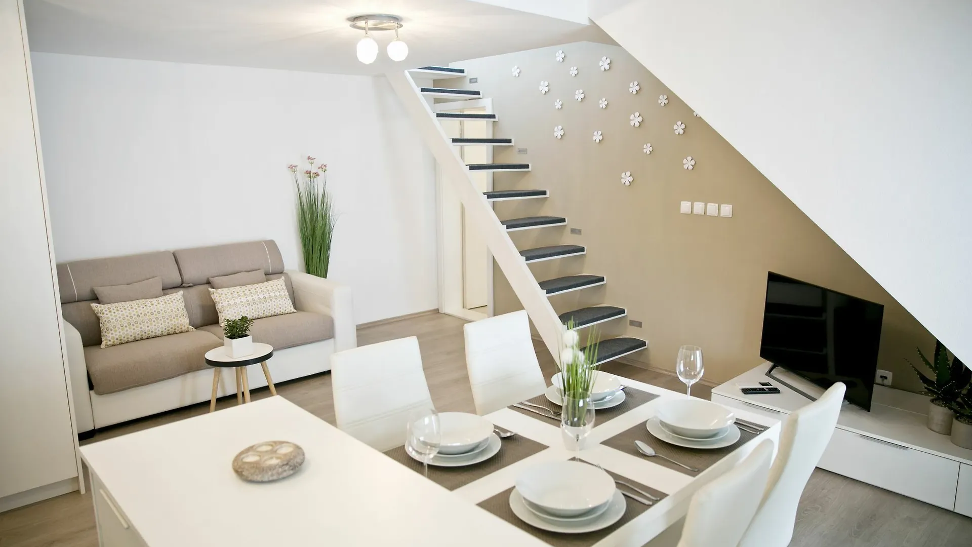 Apartments Hisa Pod Gradom Ljubljana